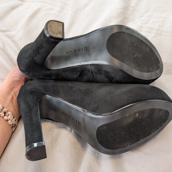 black Torrid 7WW platform heel with ankle strap faux suede EUC - Picture 5 of 6